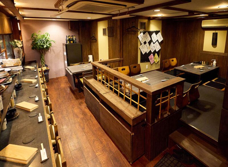 ちょうどいい距離感で
ちゃんと落ち着ける居酒屋。